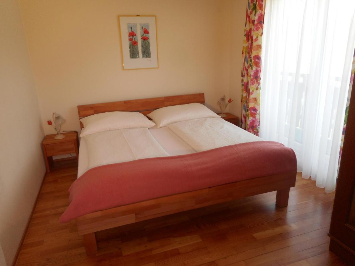 ストローブル Haus Amalia Bed & Breakfast エクステリア 写真