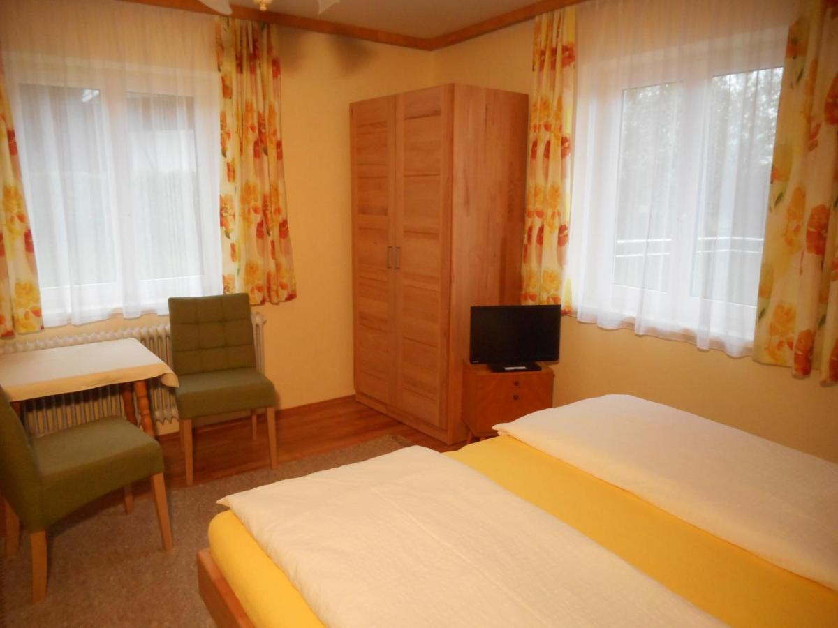 ストローブル Haus Amalia Bed & Breakfast エクステリア 写真