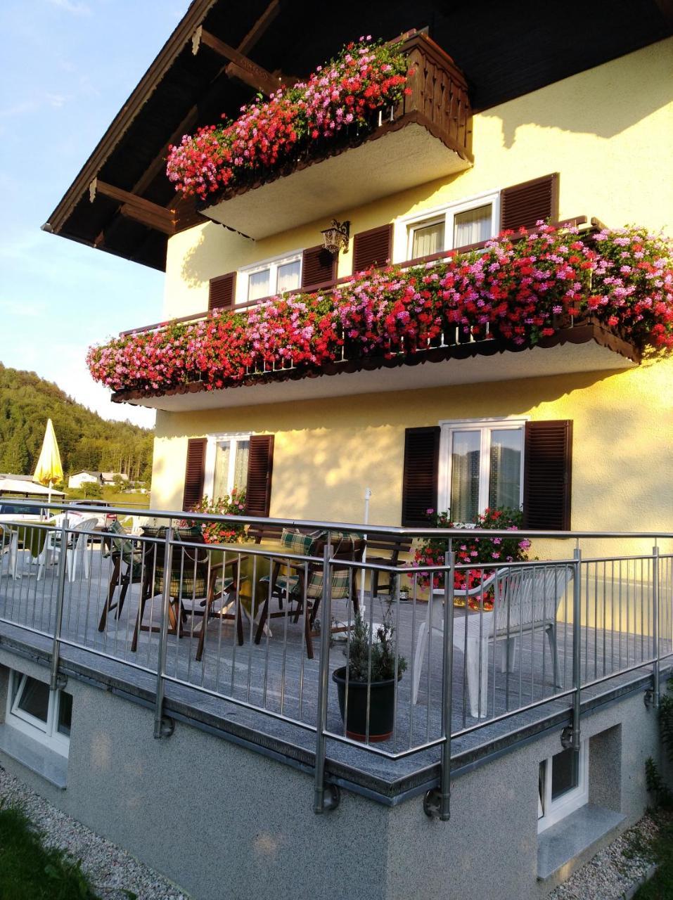 ストローブル Haus Amalia Bed & Breakfast エクステリア 写真