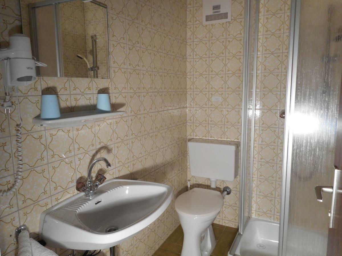 ストローブル Haus Amalia Bed & Breakfast エクステリア 写真